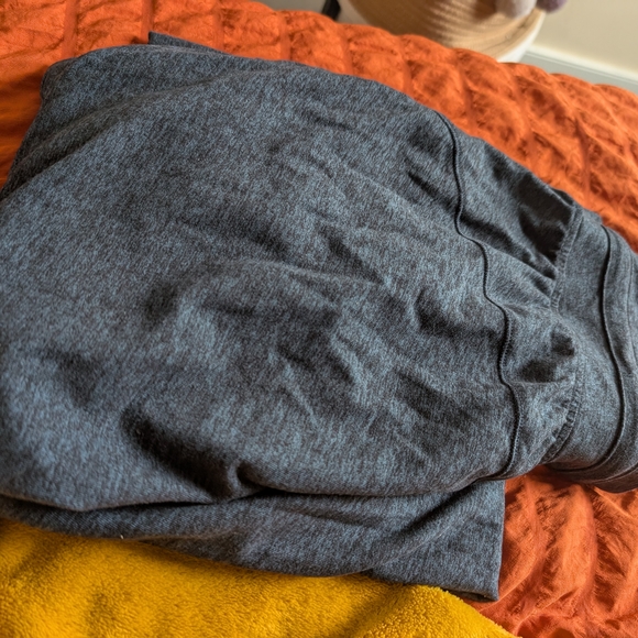 Ready To Rulu Lululemon High Rise Capri Joggers - Picture 4 of 4